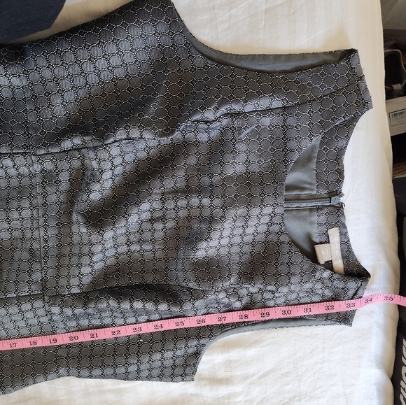 Banana Republic Business Casual Petite dress, with light sheen oval tile pattern - Picture 6 of 6